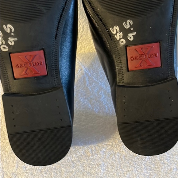 Elegant Black Leather Slip-On Loafers - Picture 9 of 11